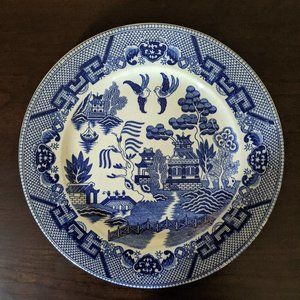 VINTAGE BLUE WILLOW  PLATE 8 1/2 inches